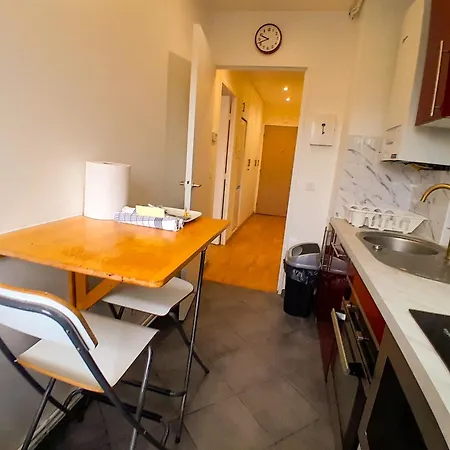 Calme & Spacieux, Rer A 3 Min, Parking, 2 Salles D'eau Apartamento *
