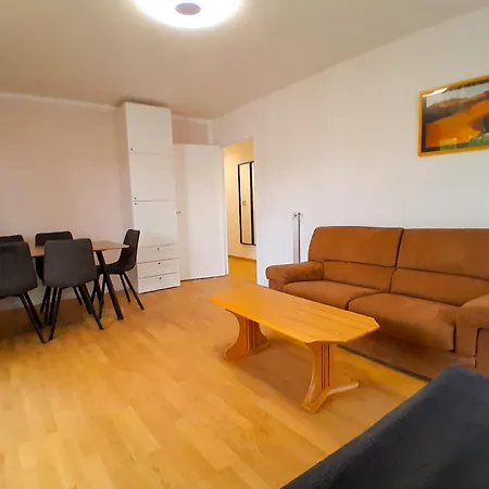 Calme & Spacieux, Rer A 3 Min, Parking, 2 Salles D'eau Apartamento *
